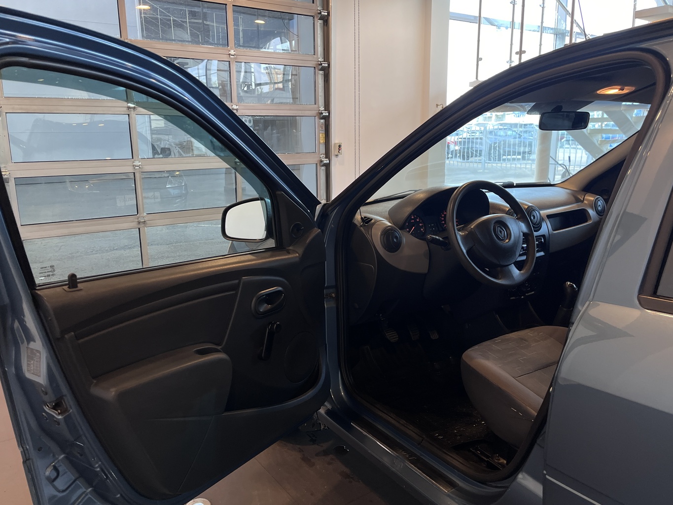 RENAULT LOGAN