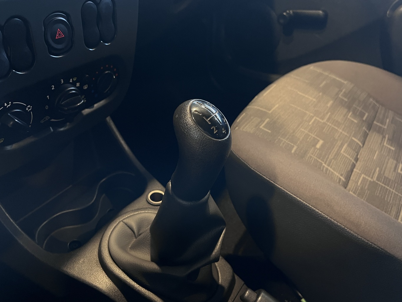 RENAULT LOGAN
