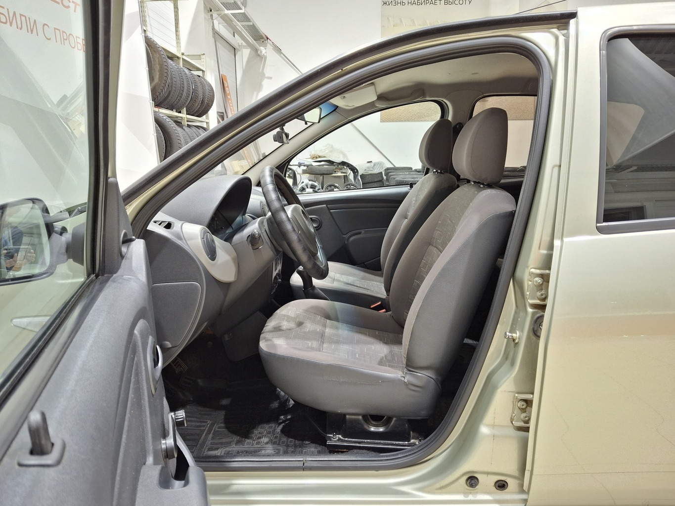RENAULT SANDERO