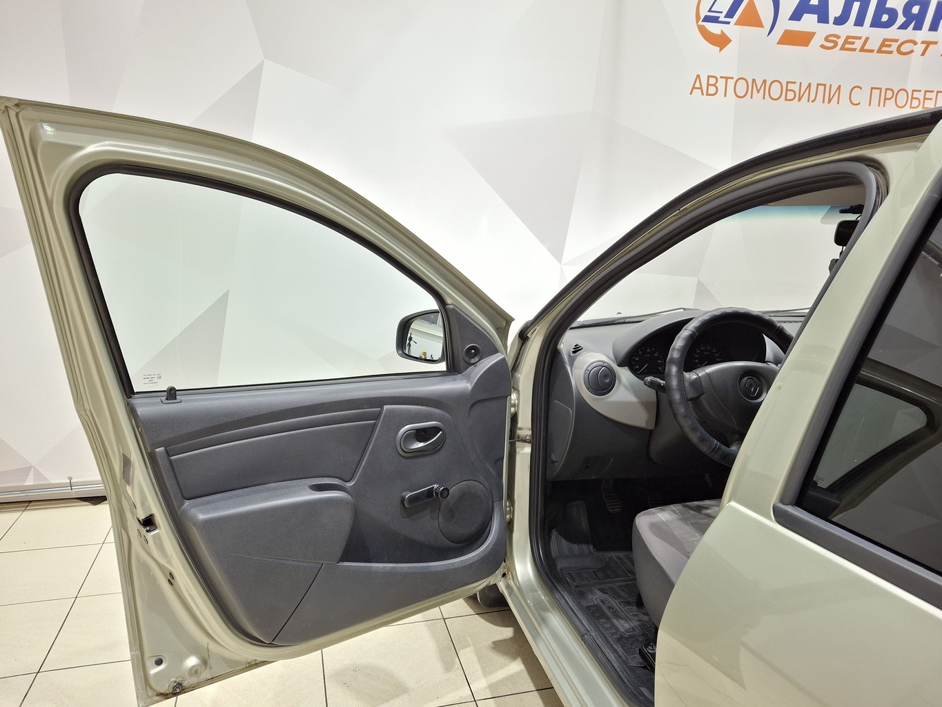 RENAULT SANDERO