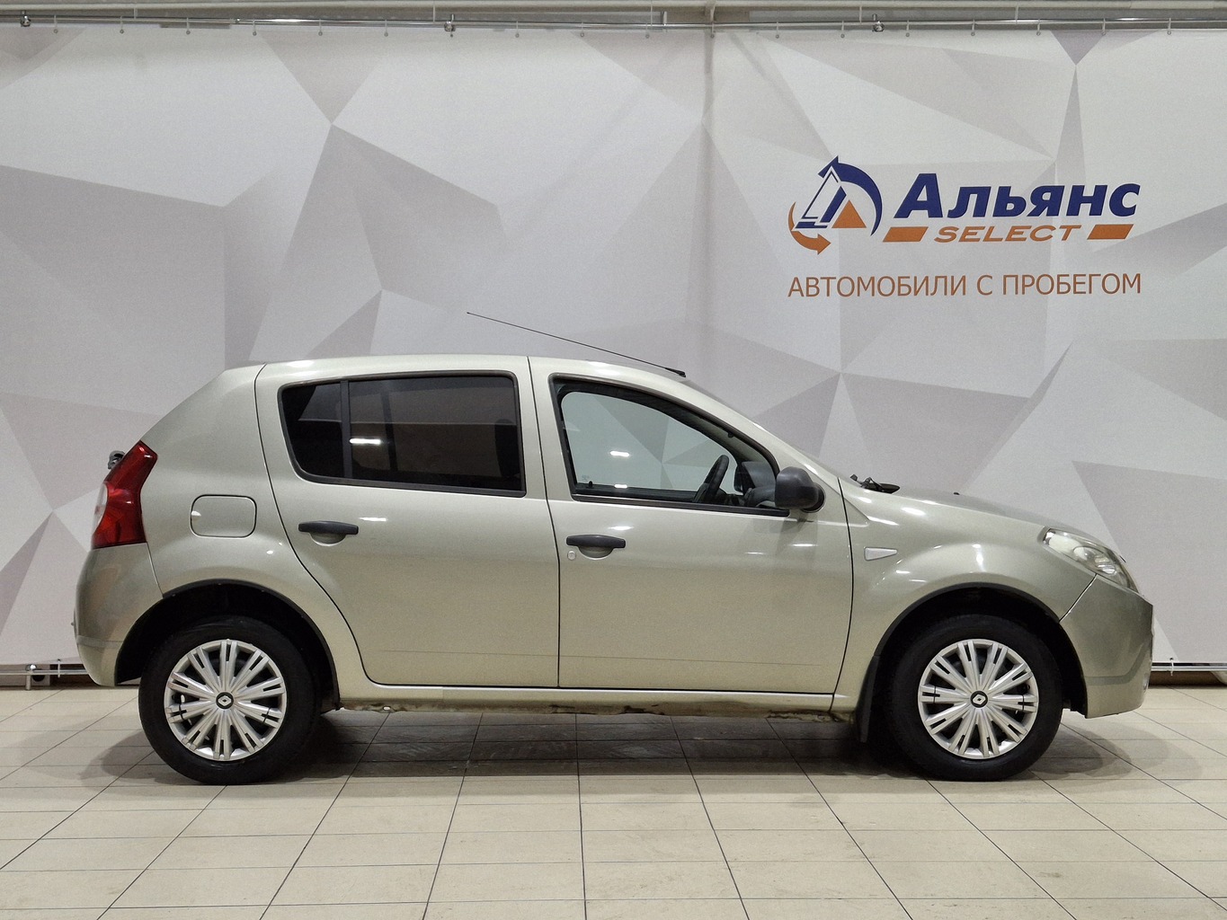 RENAULT SANDERO
