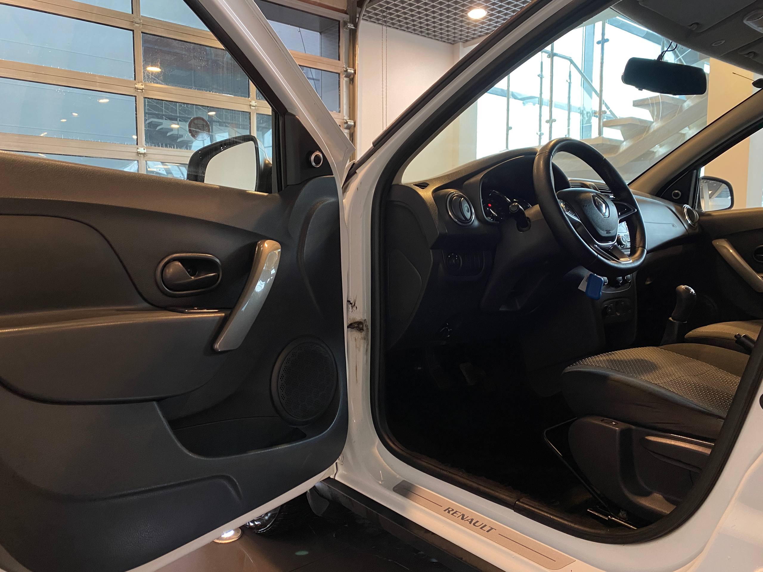 RENAULT LOGAN