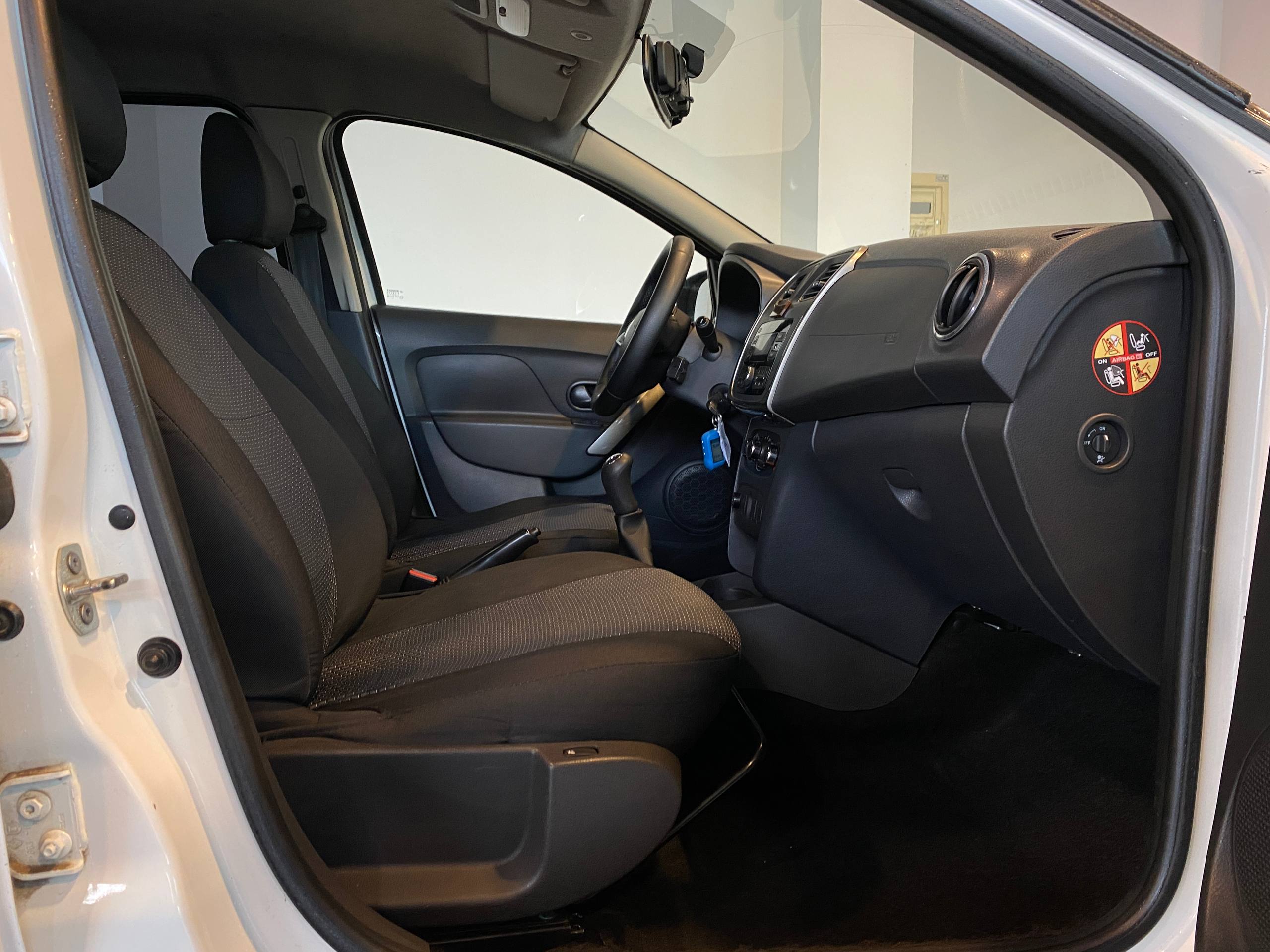 RENAULT LOGAN