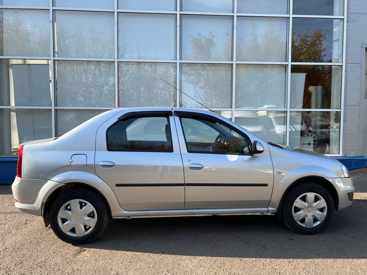 RENAULT LOGAN