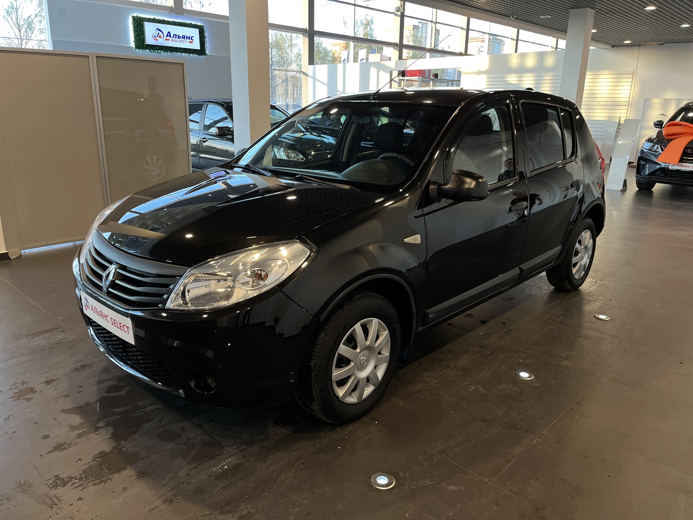RENAULT SANDERO