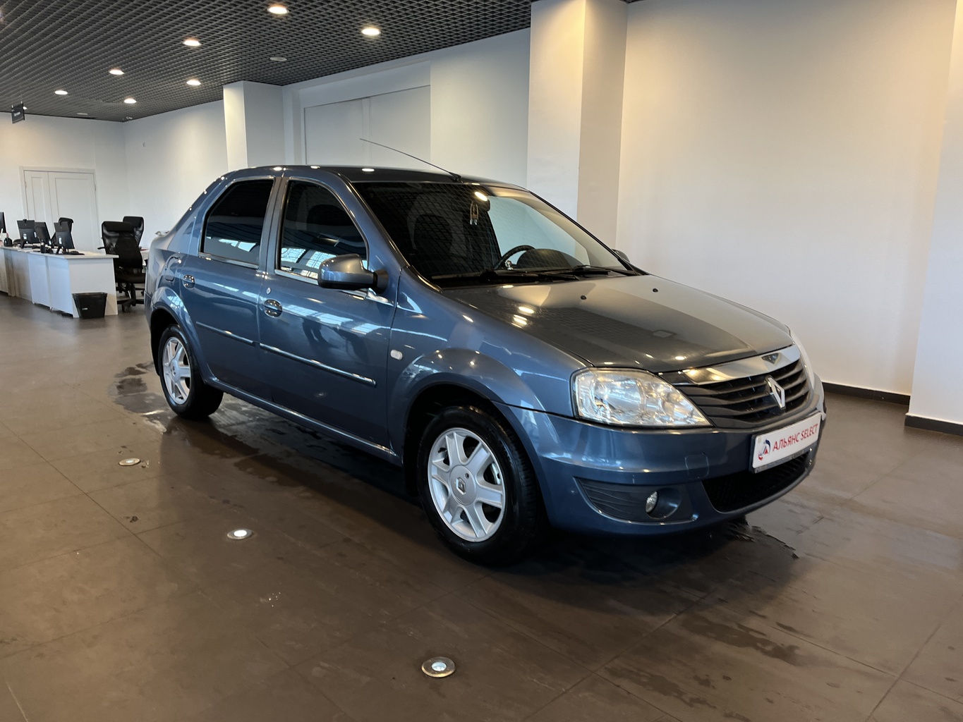 RENAULT LOGAN
