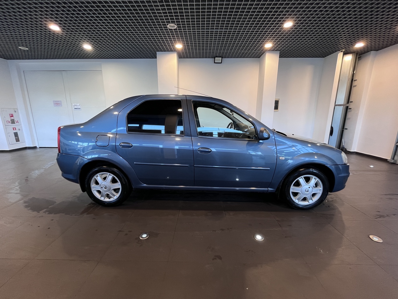 RENAULT LOGAN