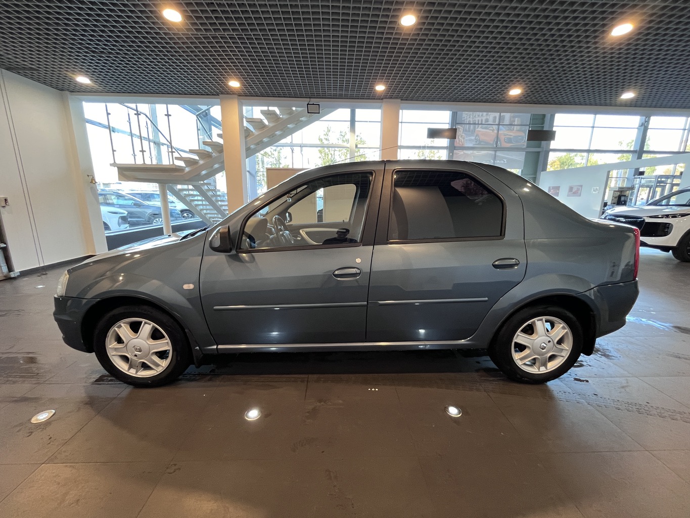 RENAULT LOGAN
