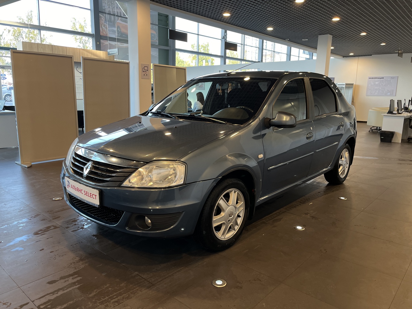 RENAULT LOGAN