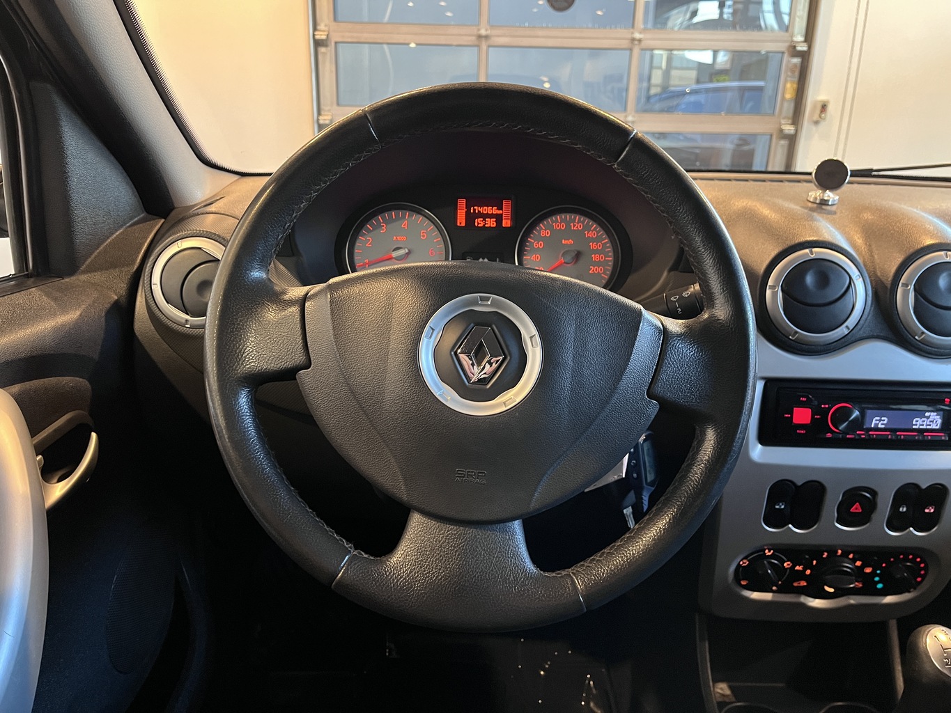 RENAULT LOGAN