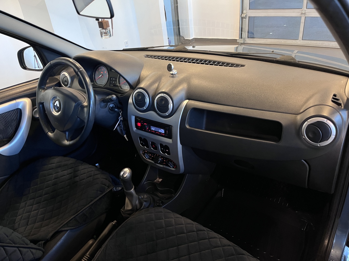 RENAULT LOGAN