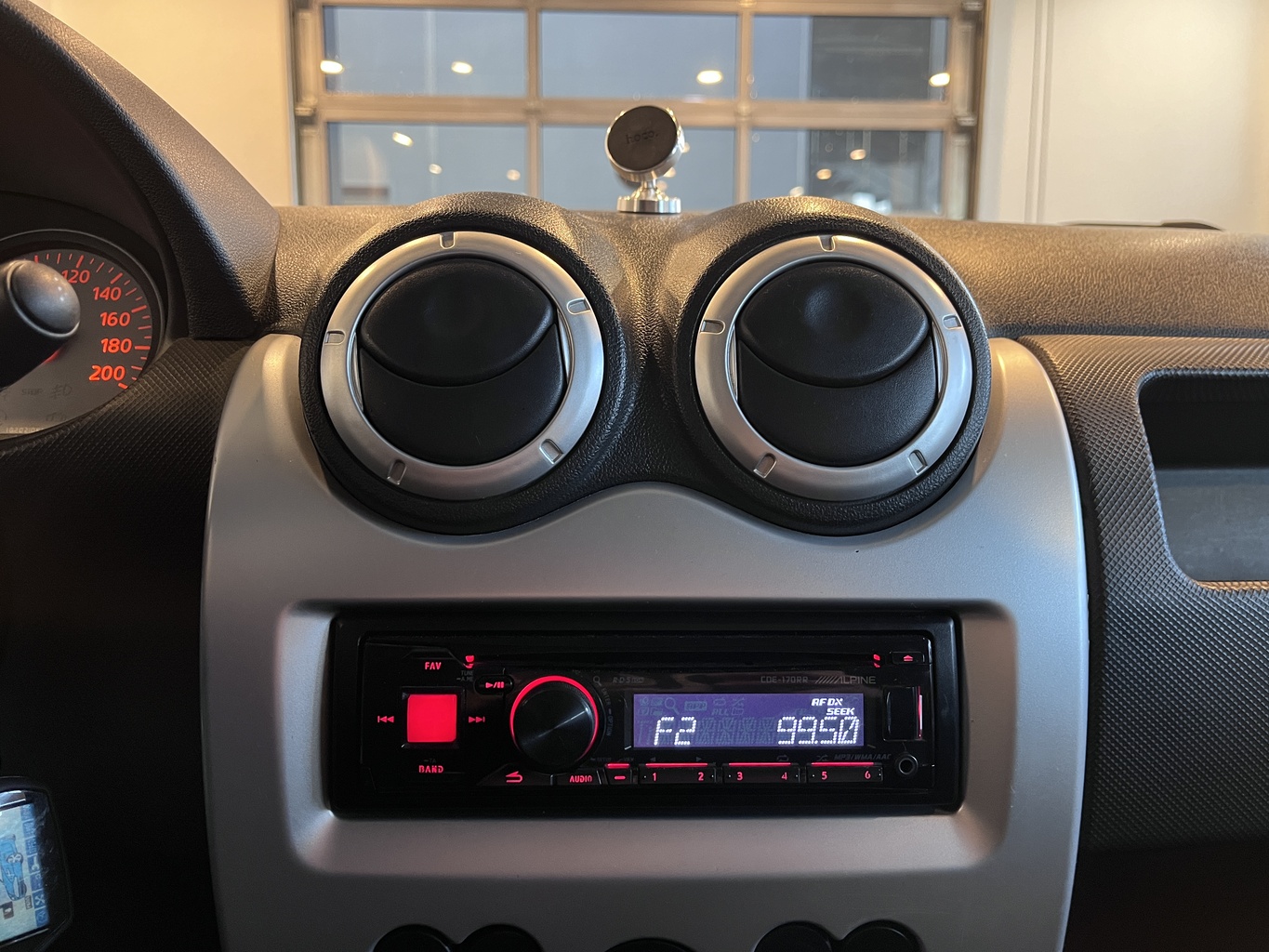 RENAULT LOGAN