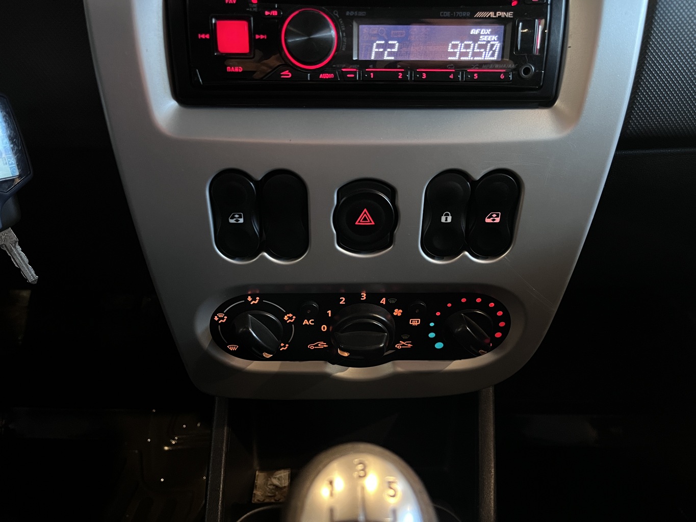 RENAULT LOGAN
