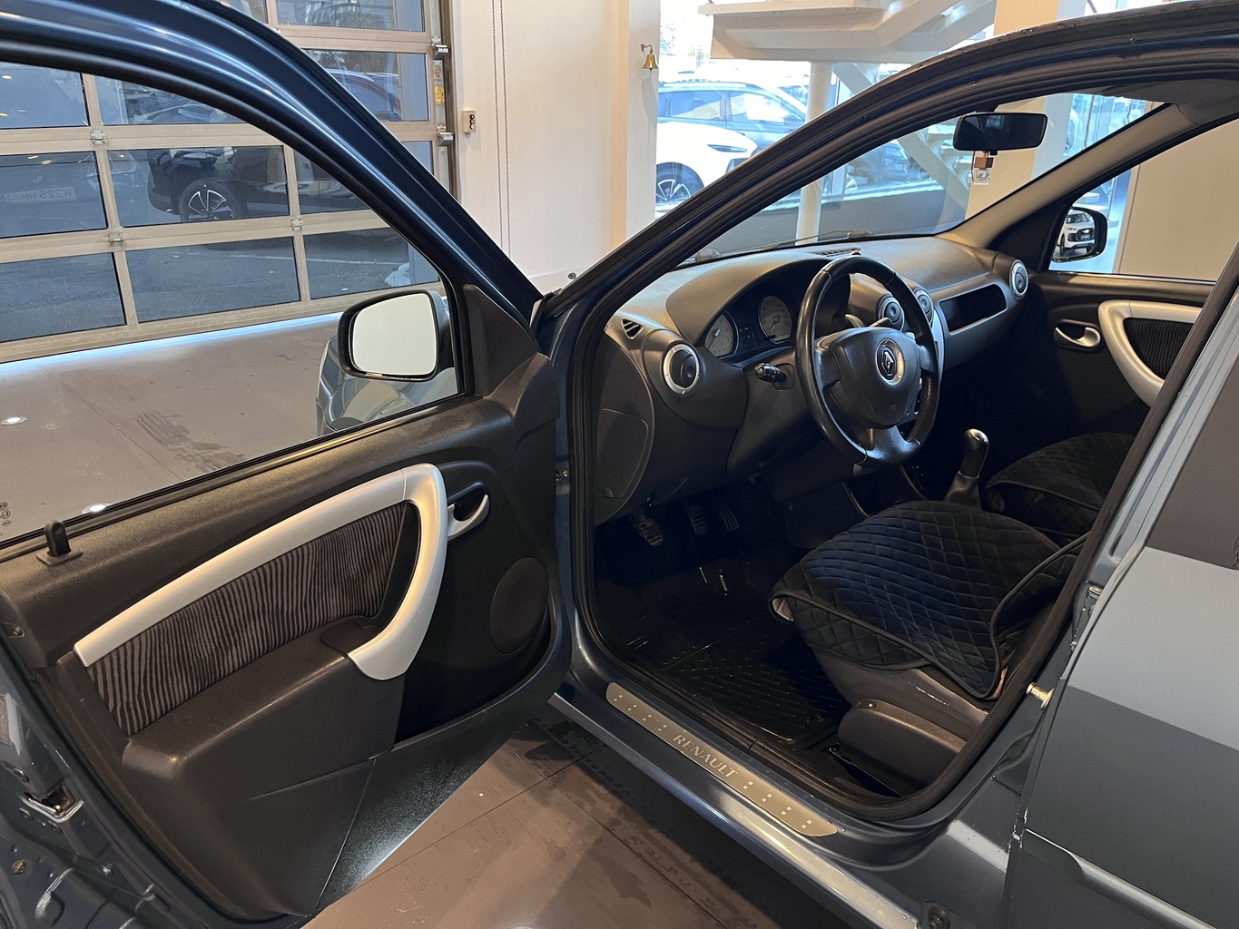 RENAULT LOGAN