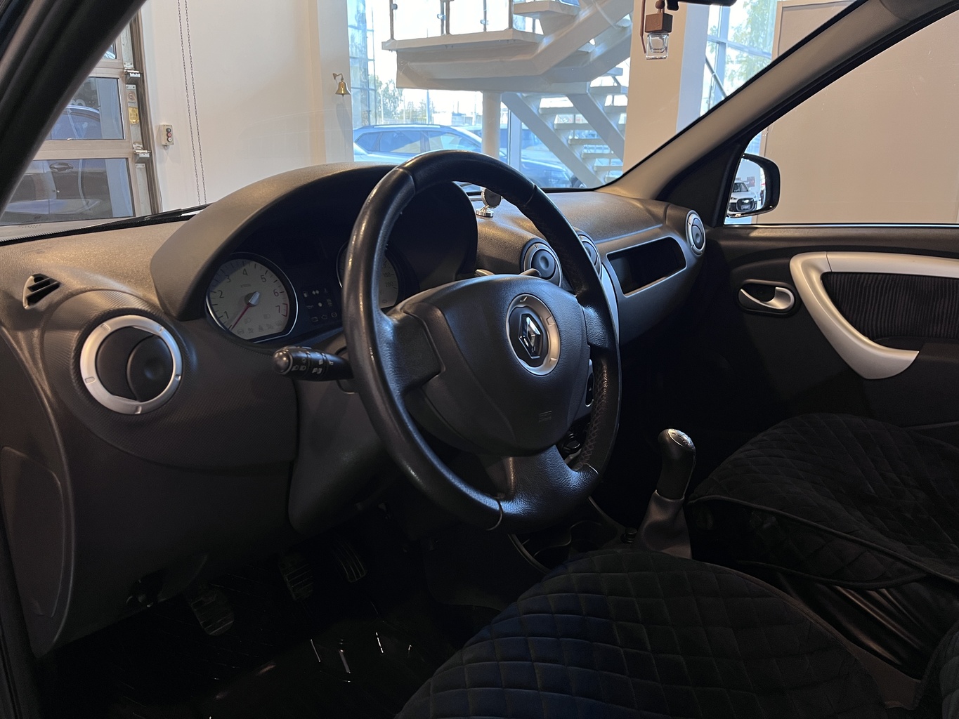 RENAULT LOGAN