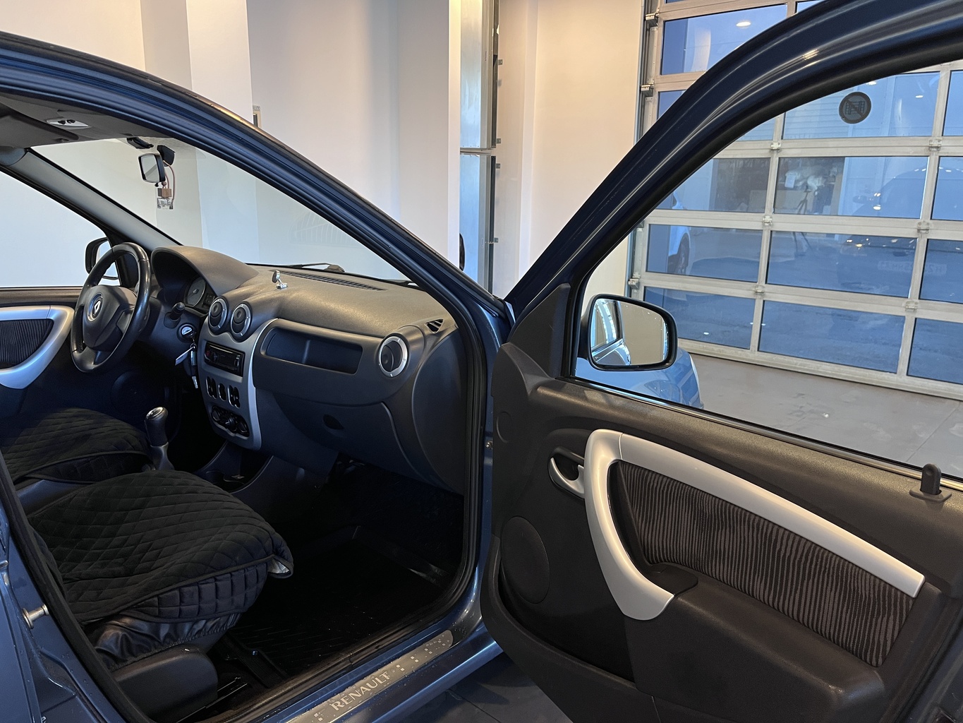 RENAULT LOGAN