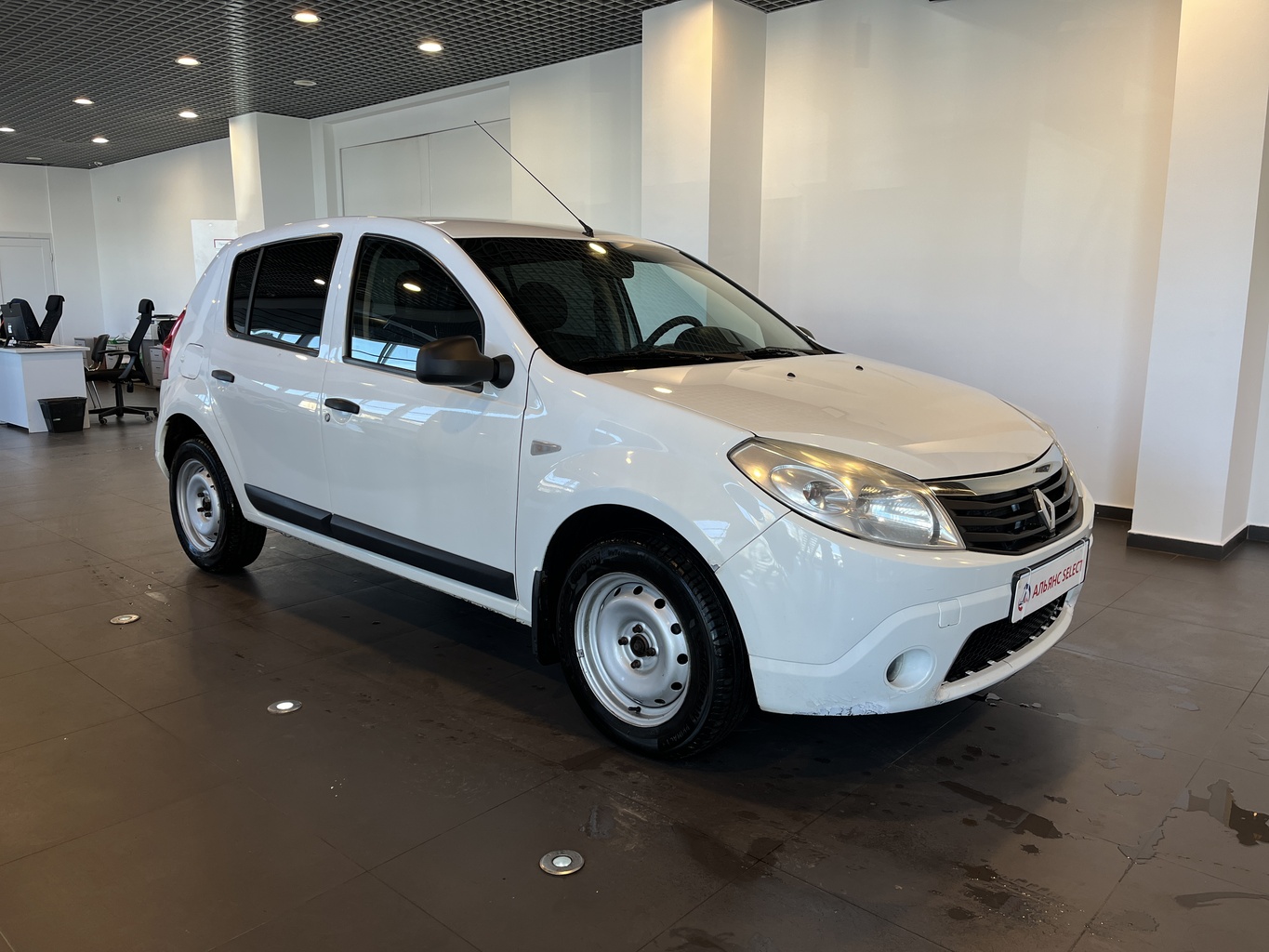RENAULT SANDERO