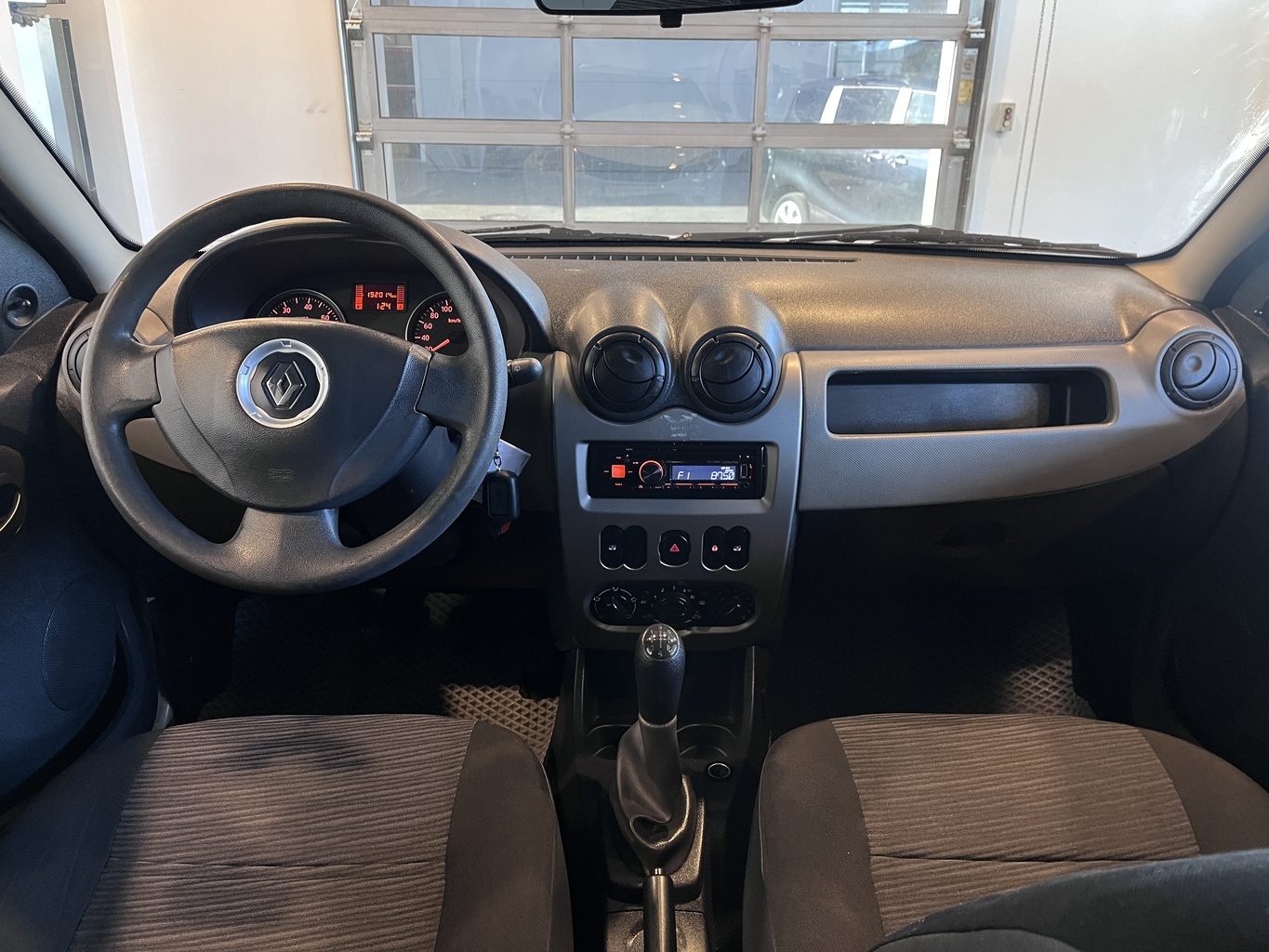 RENAULT SANDERO