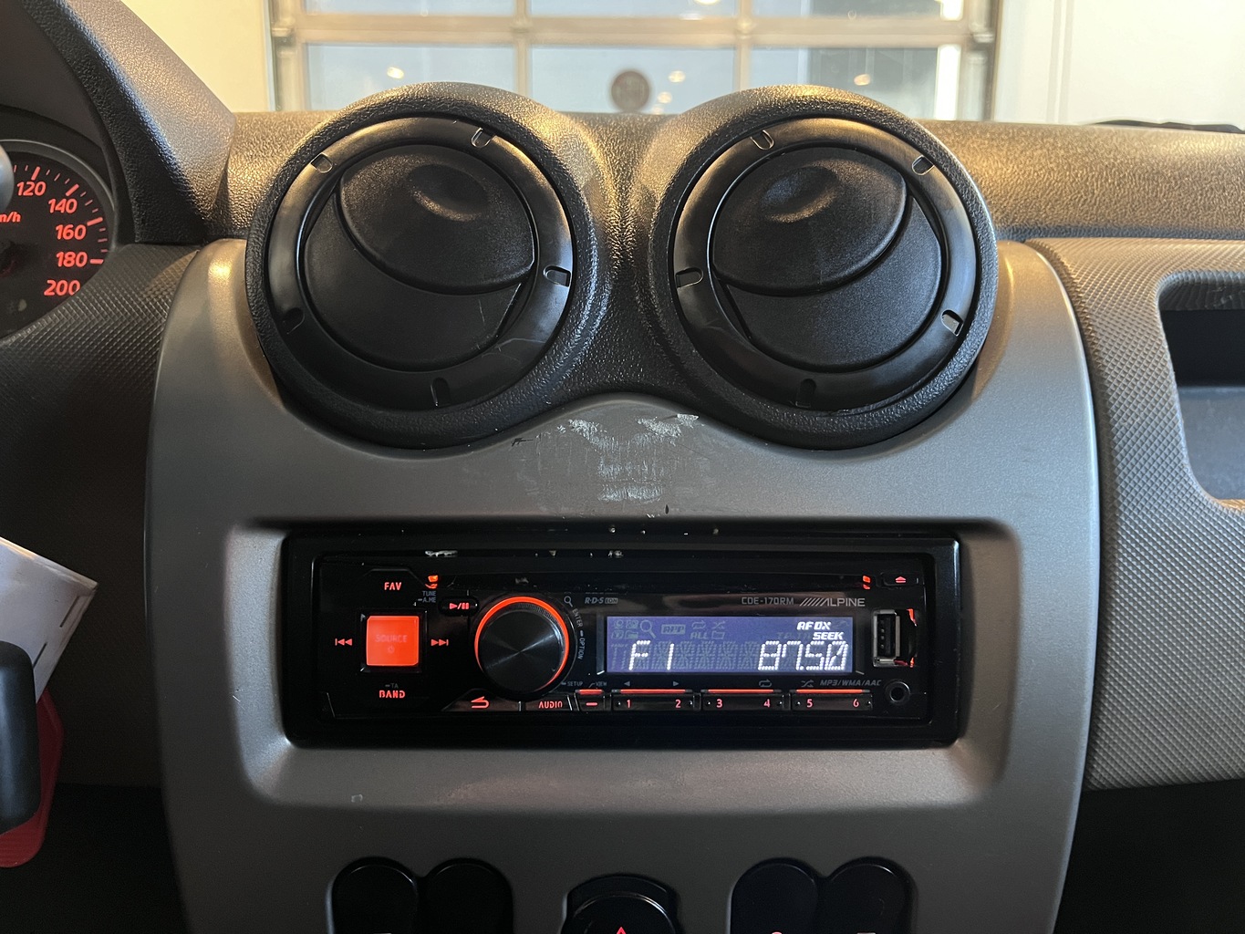 RENAULT SANDERO
