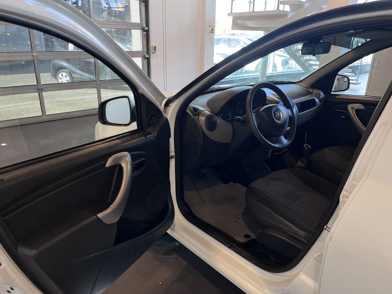 RENAULT SANDERO
