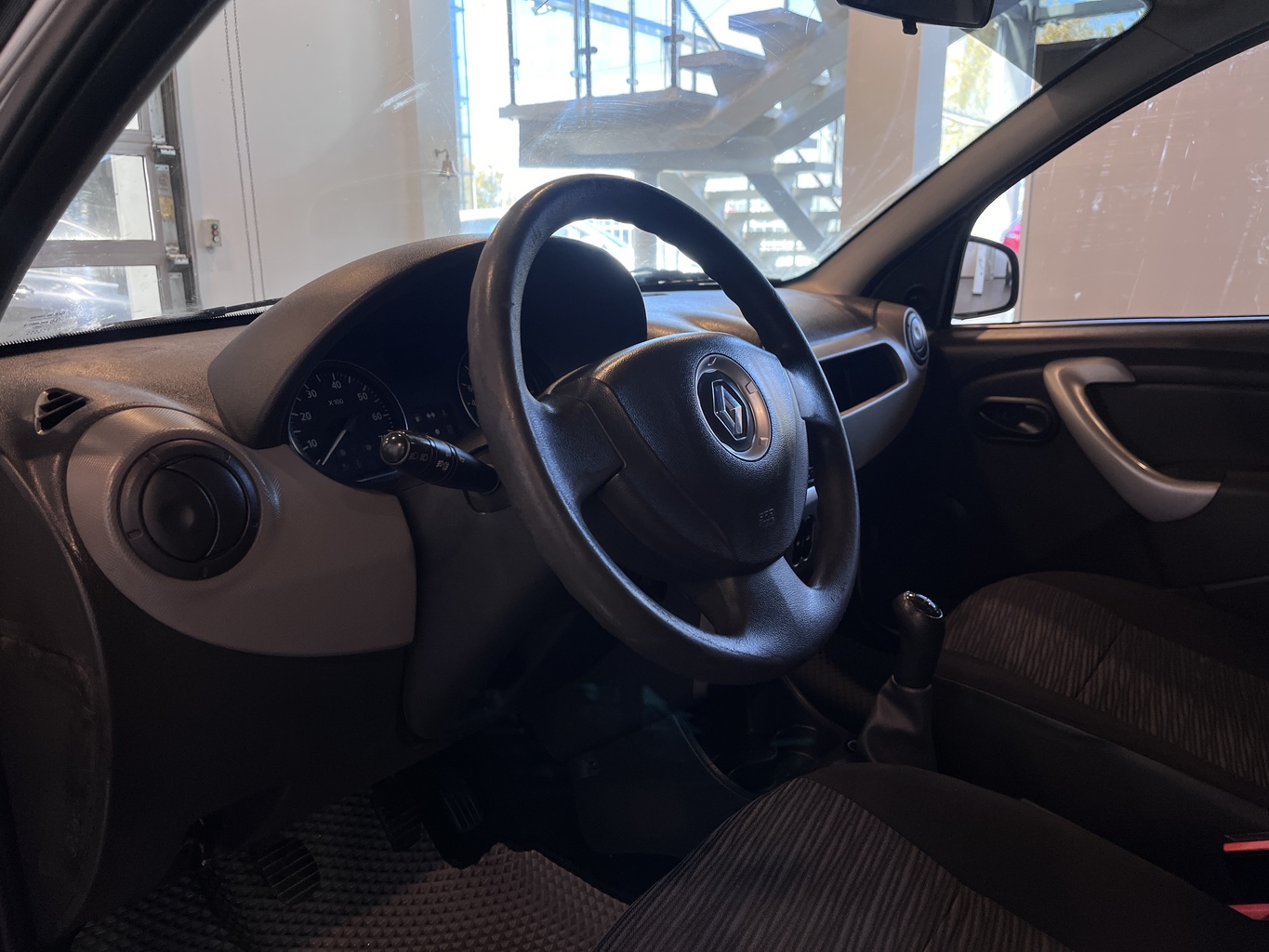 RENAULT SANDERO