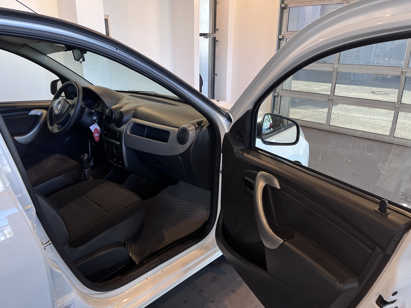 RENAULT SANDERO