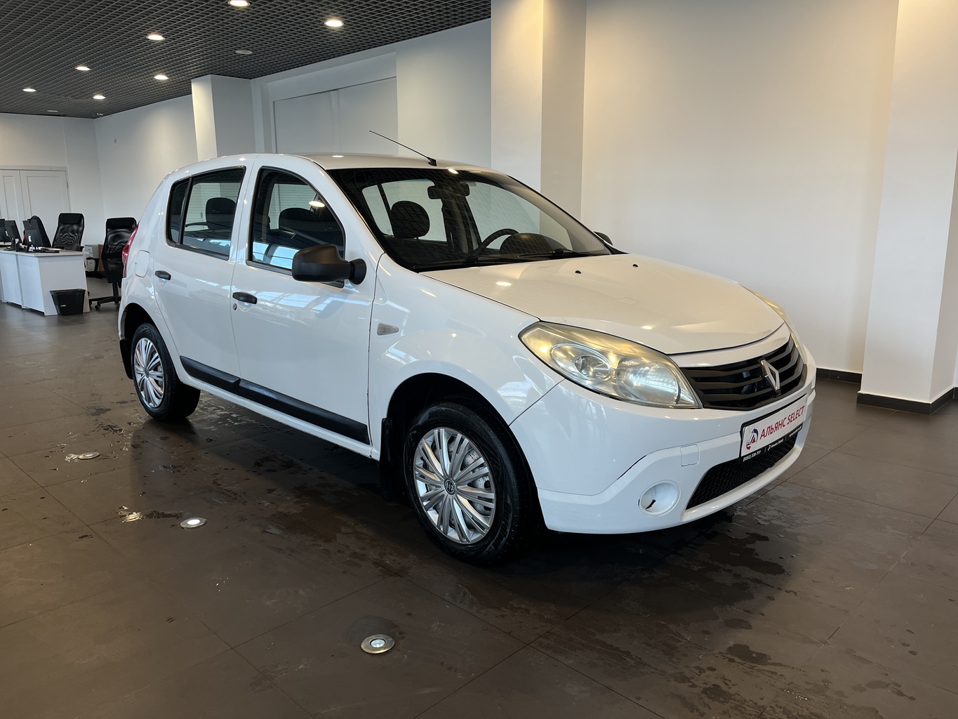 RENAULT SANDERO