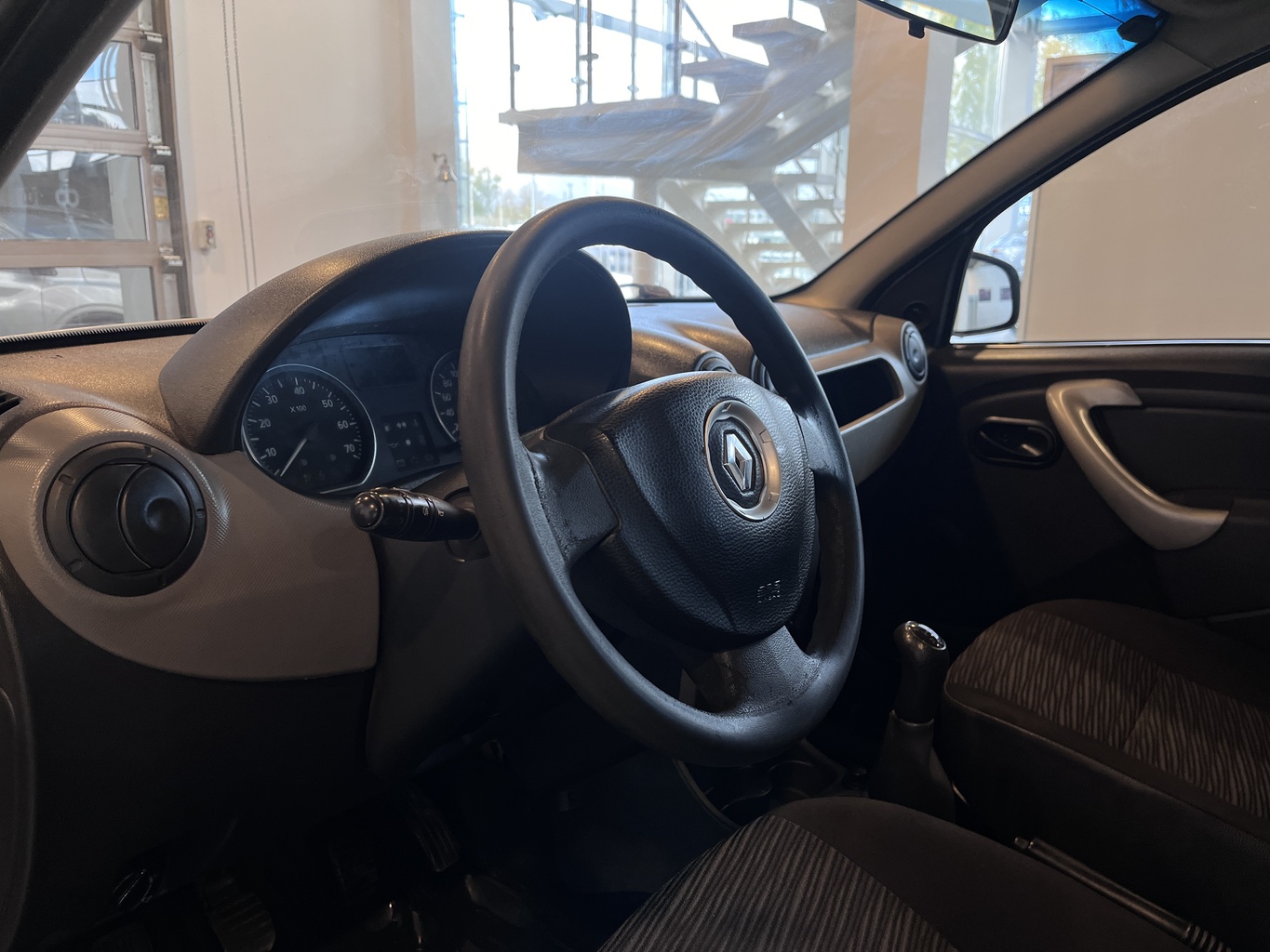 RENAULT SANDERO