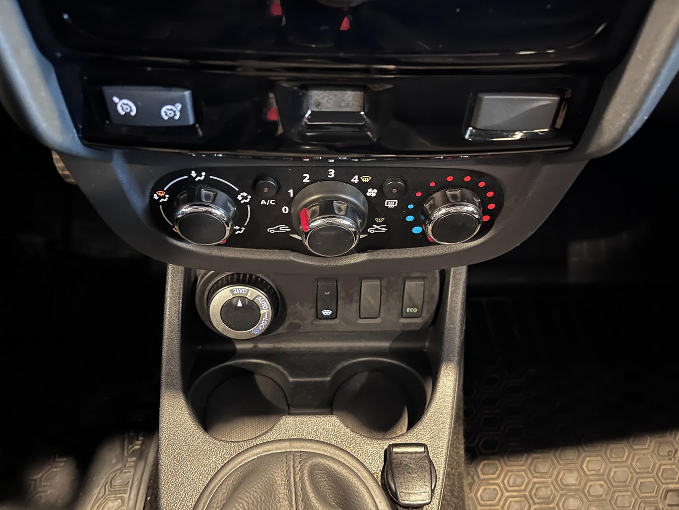 RENAULT DUSTER