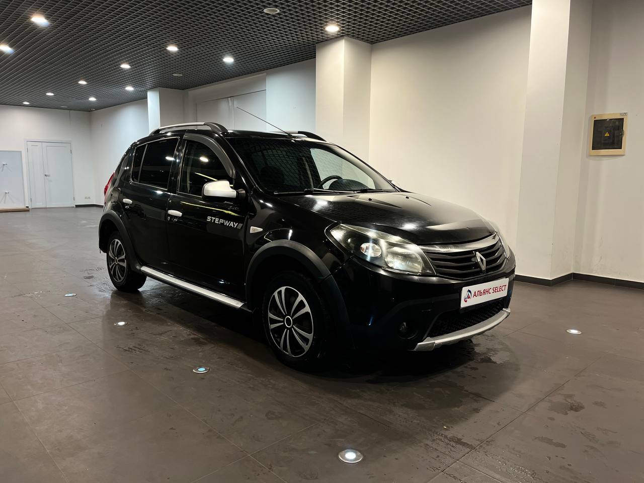 RENAULT SANDERO