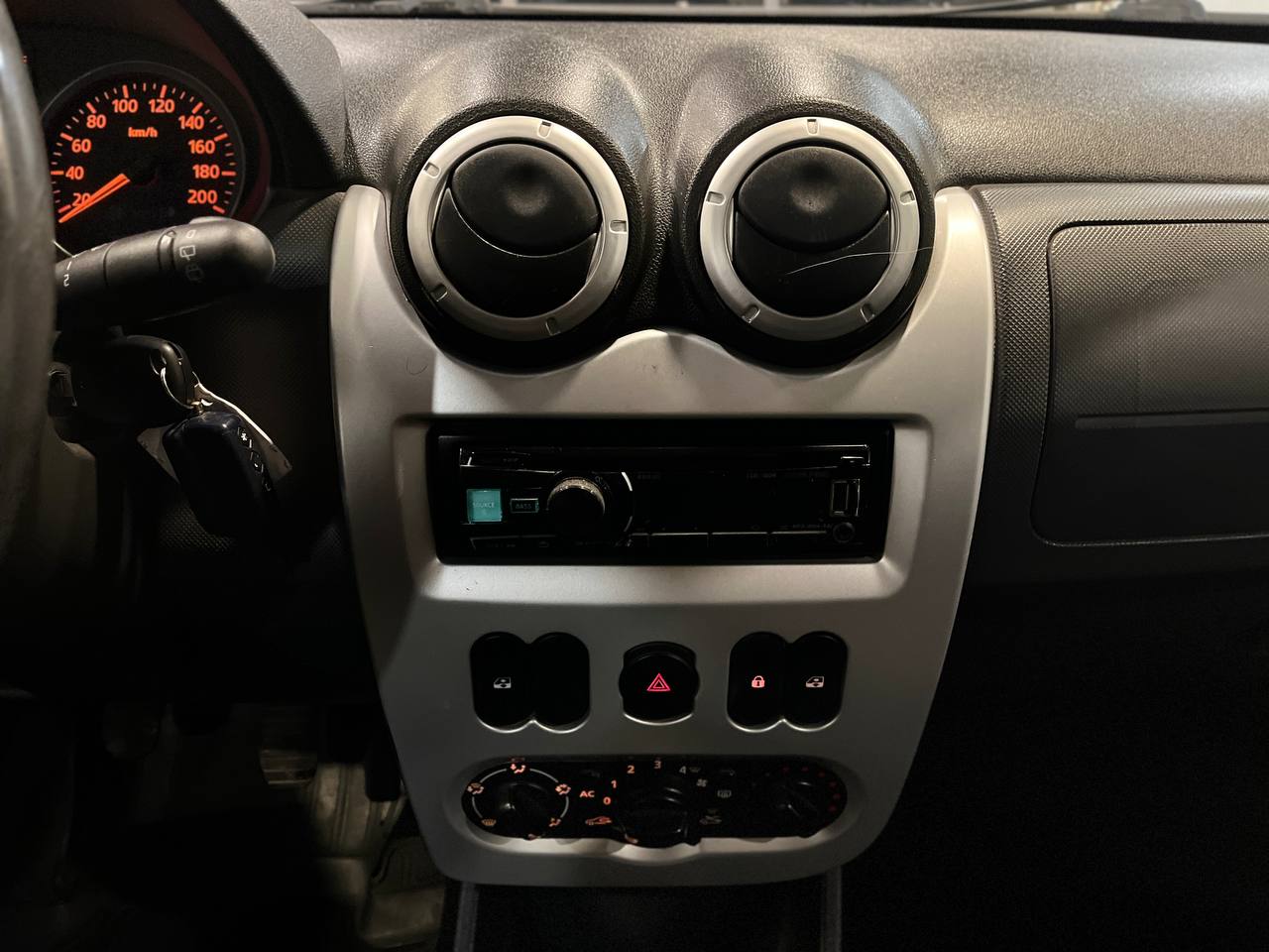 RENAULT SANDERO