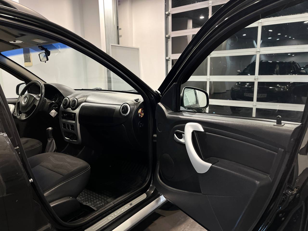 RENAULT SANDERO
