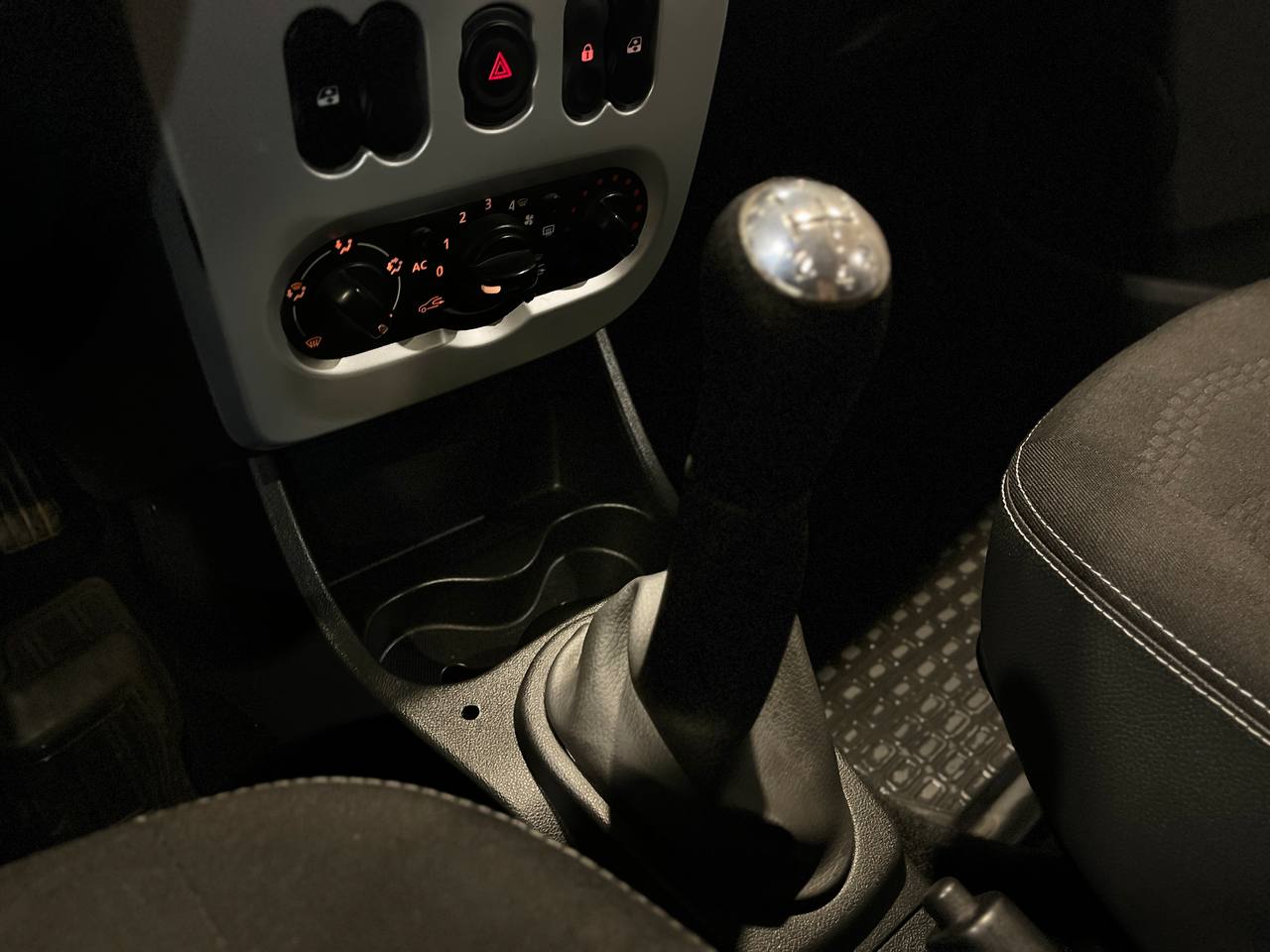 RENAULT SANDERO
