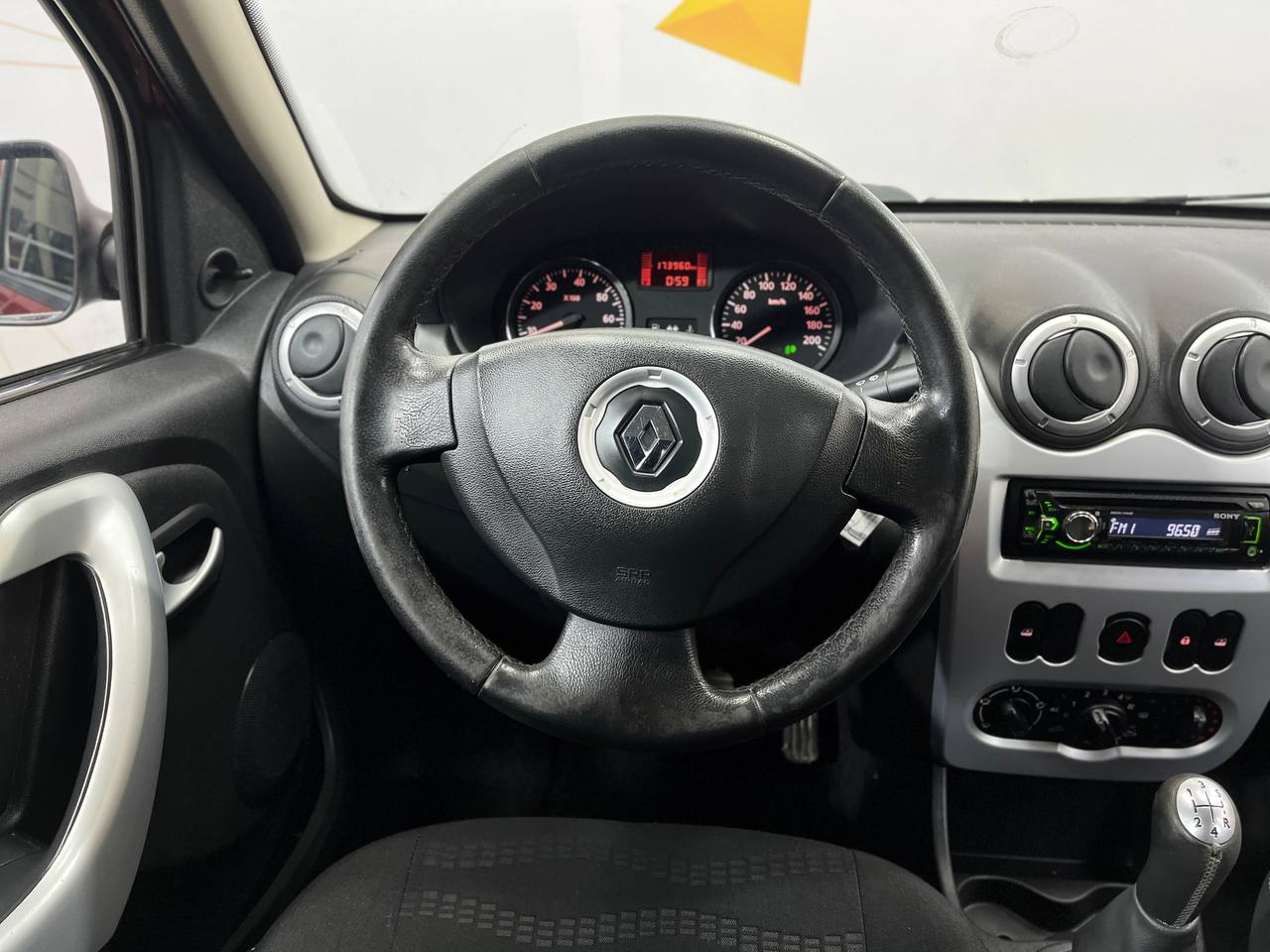RENAULT SANDERO