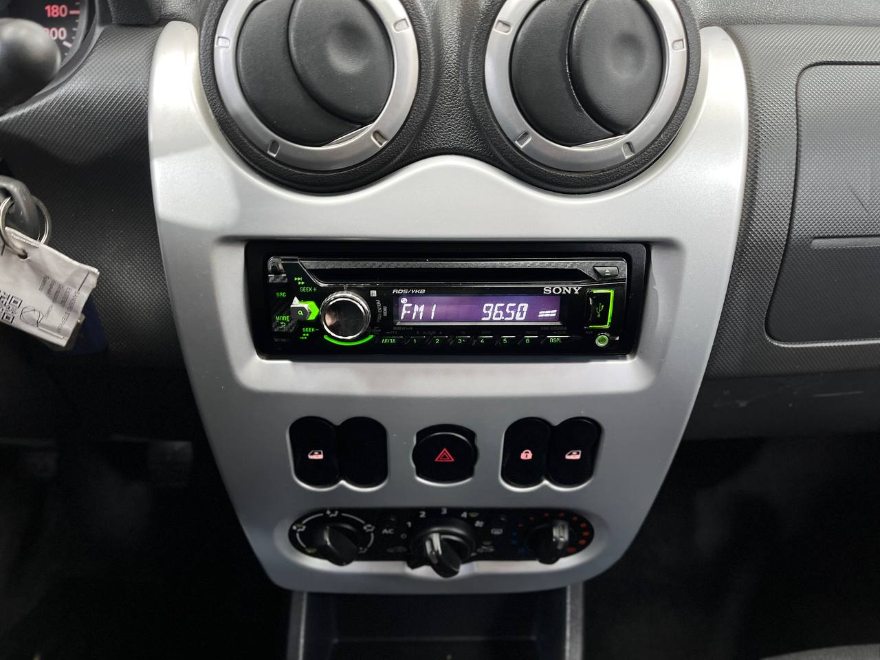 RENAULT SANDERO