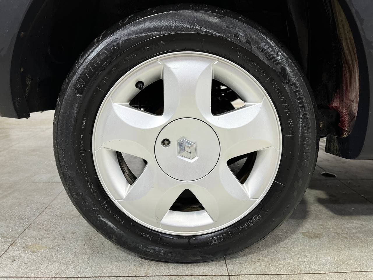 RENAULT SANDERO