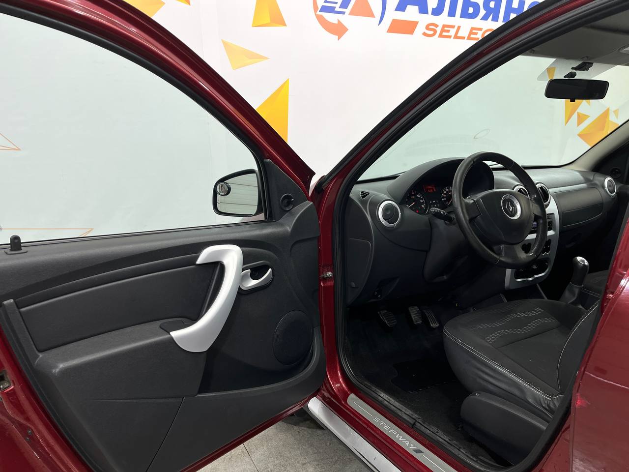 RENAULT SANDERO