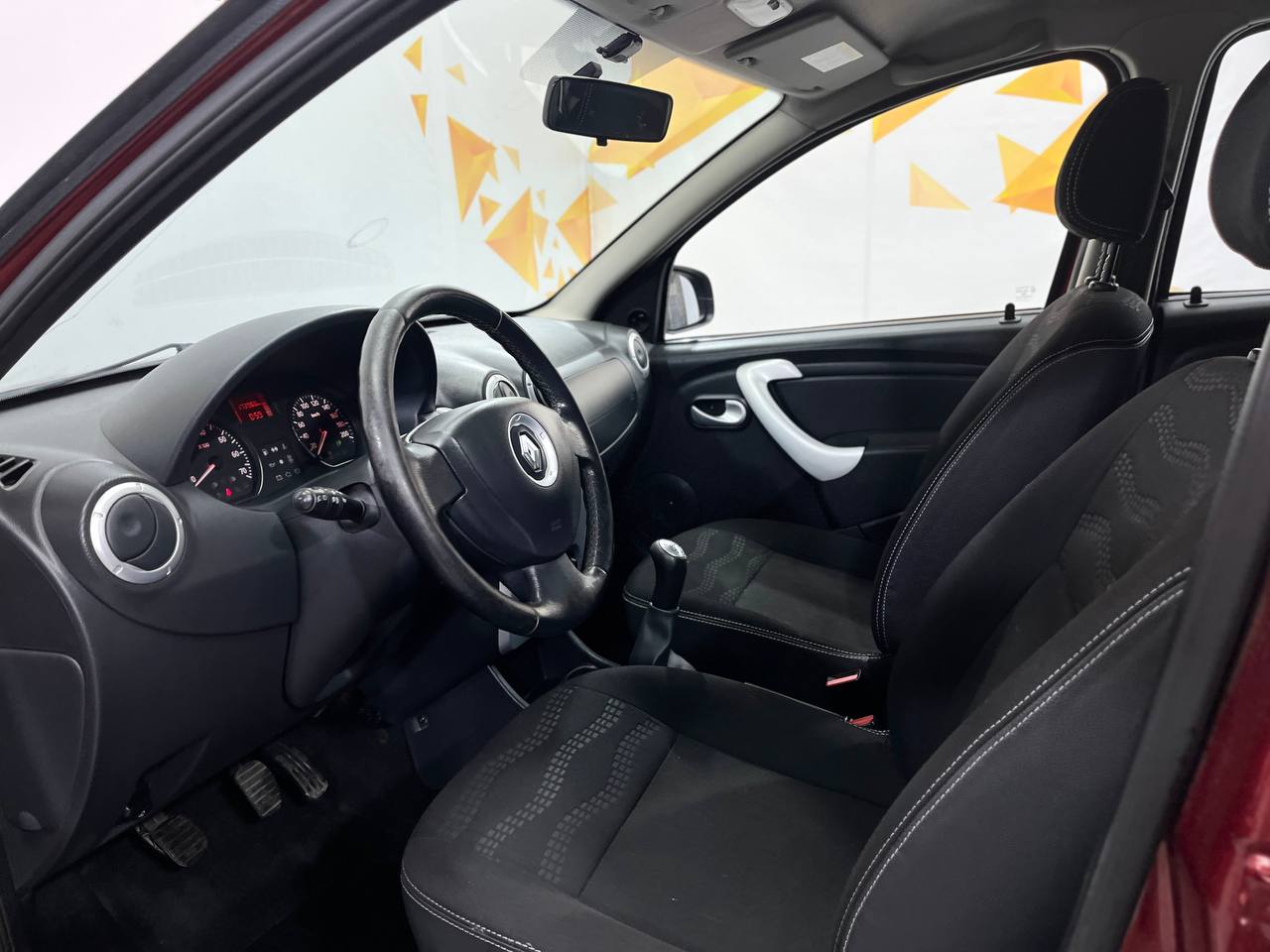 RENAULT SANDERO