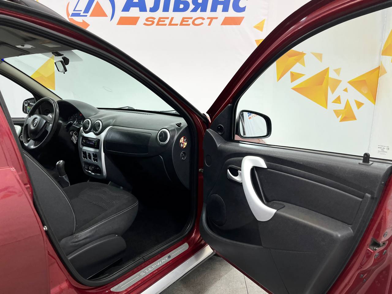 RENAULT SANDERO