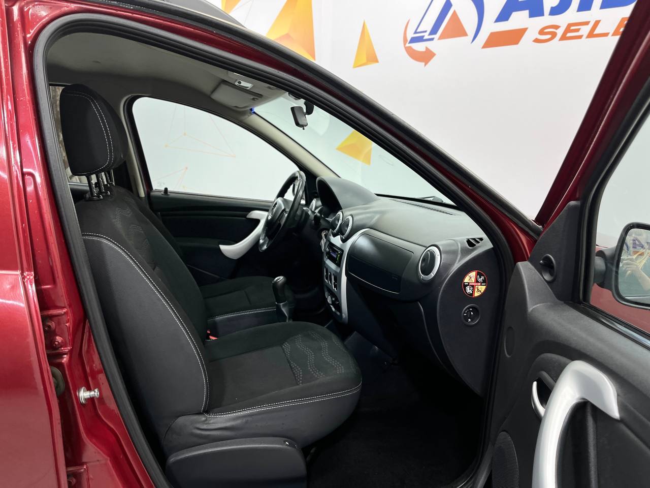 RENAULT SANDERO