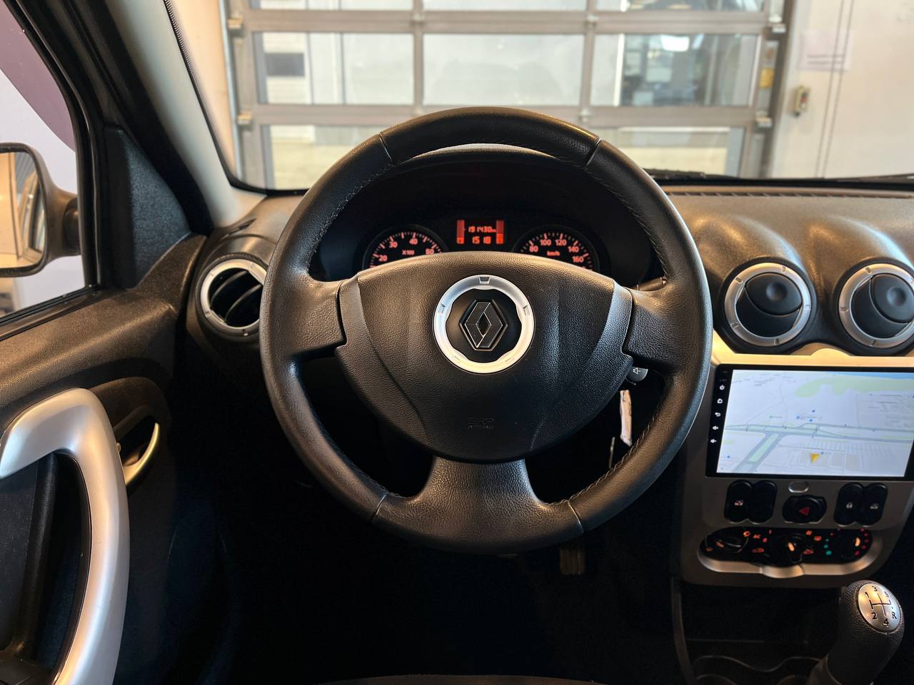 RENAULT SANDERO