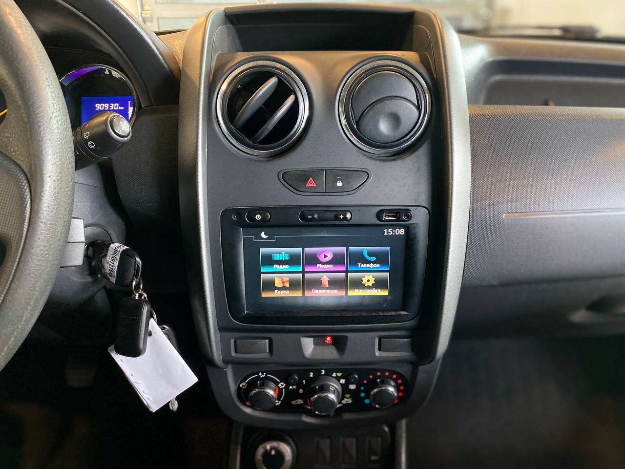 RENAULT DUSTER