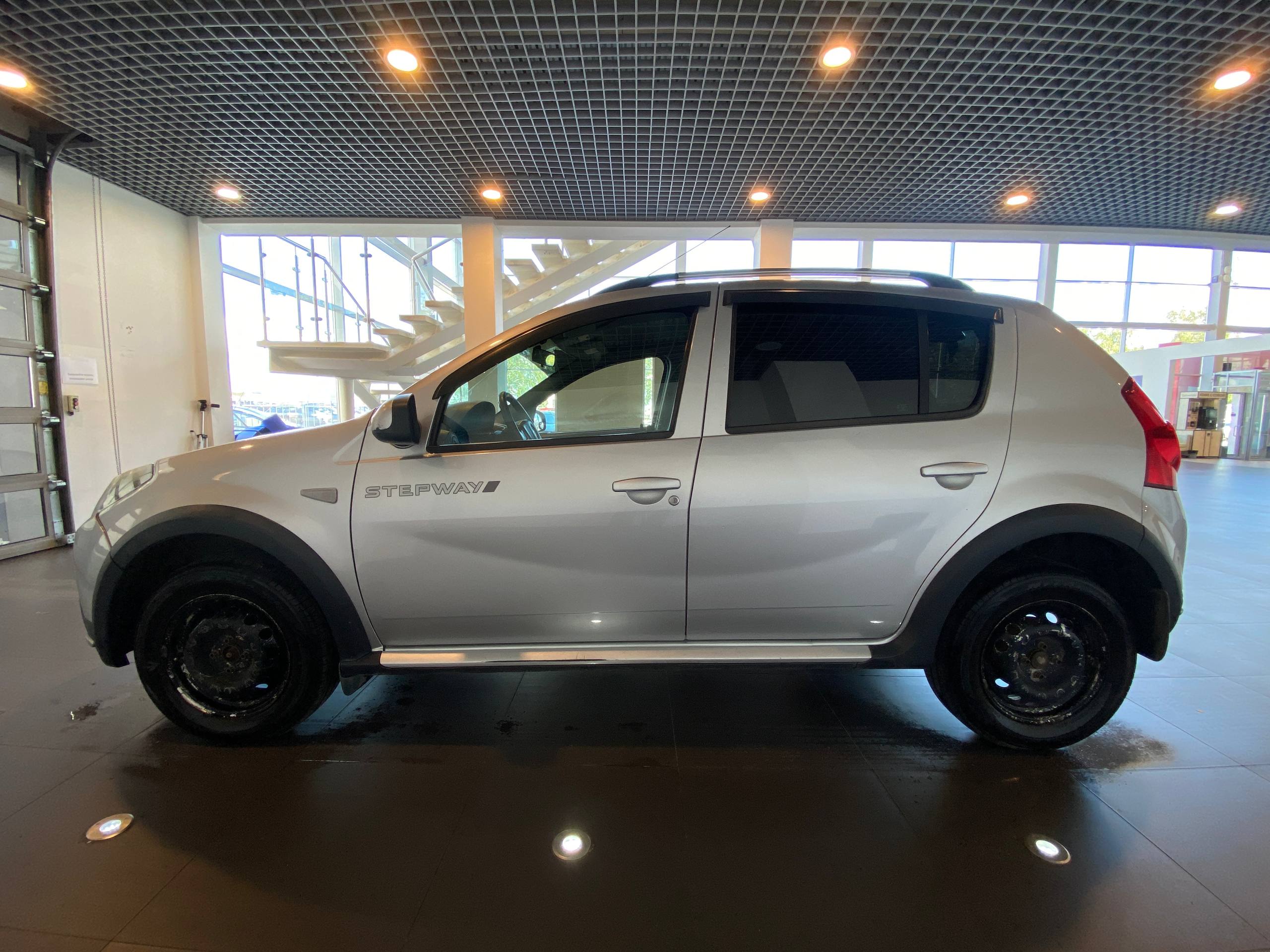 RENAULT SANDERO