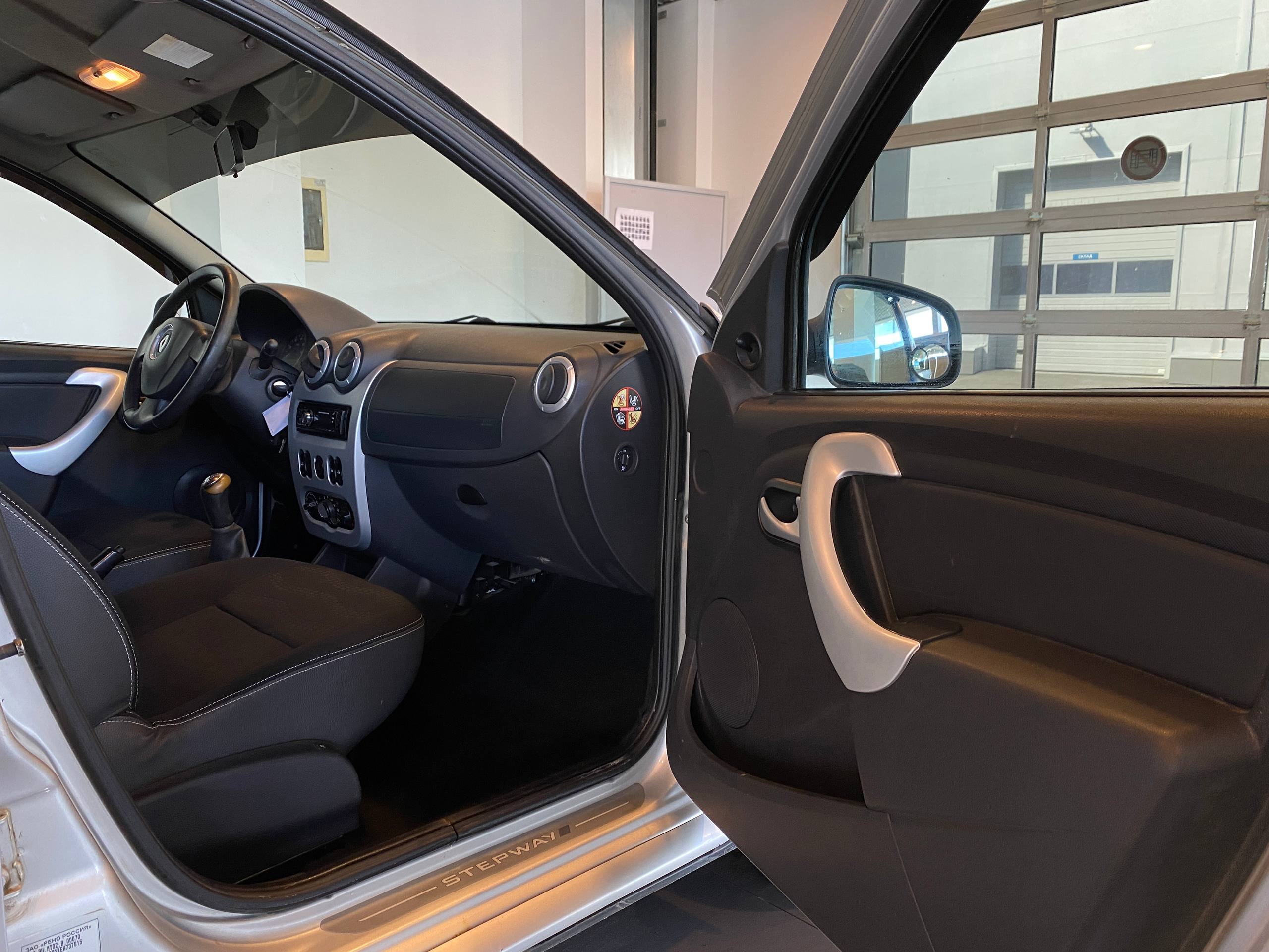 RENAULT SANDERO