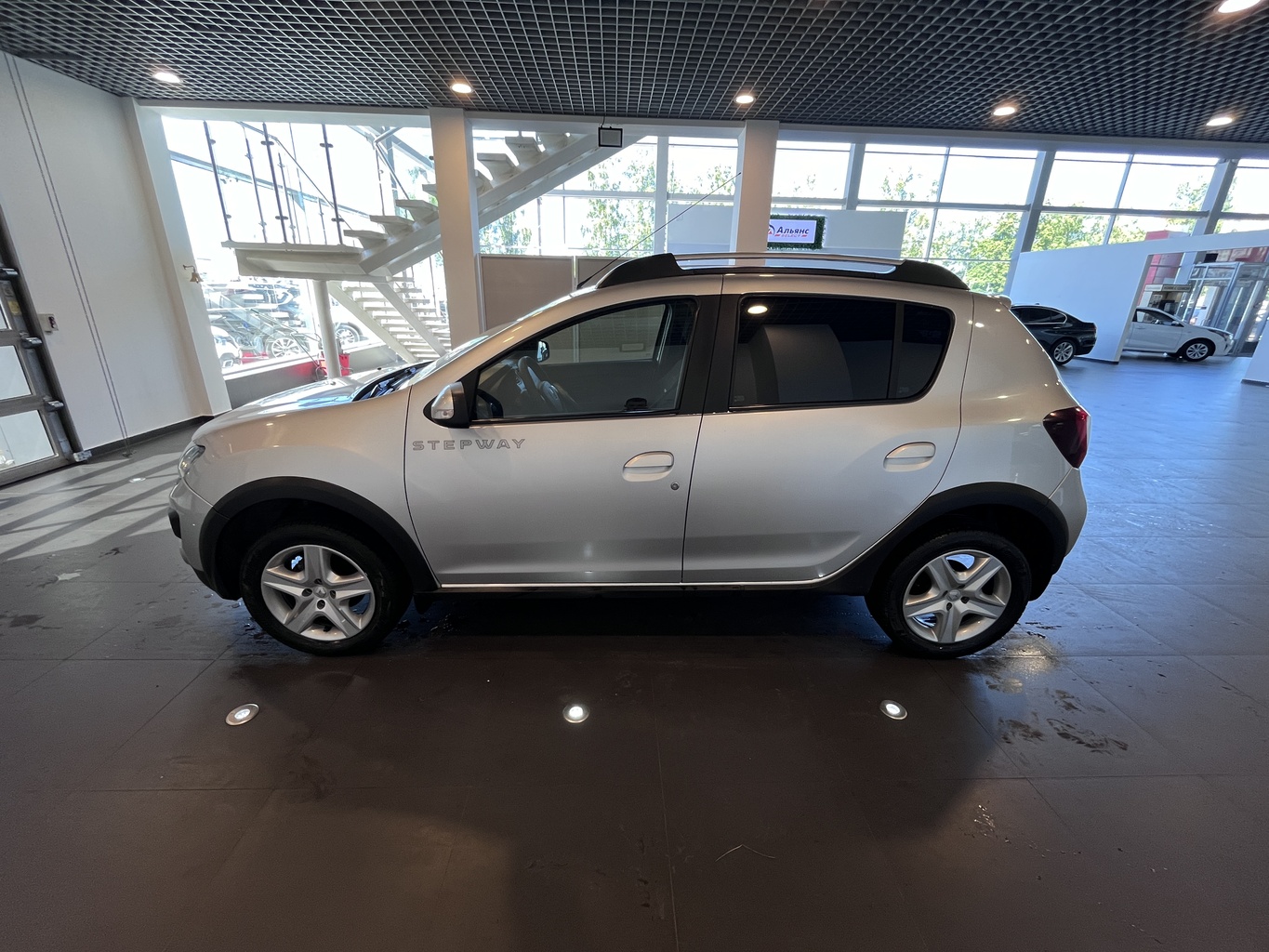 RENAULT SANDERO