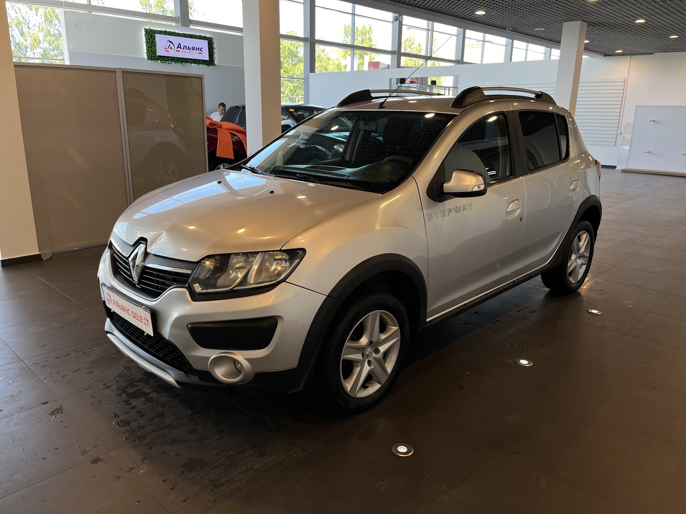 RENAULT SANDERO