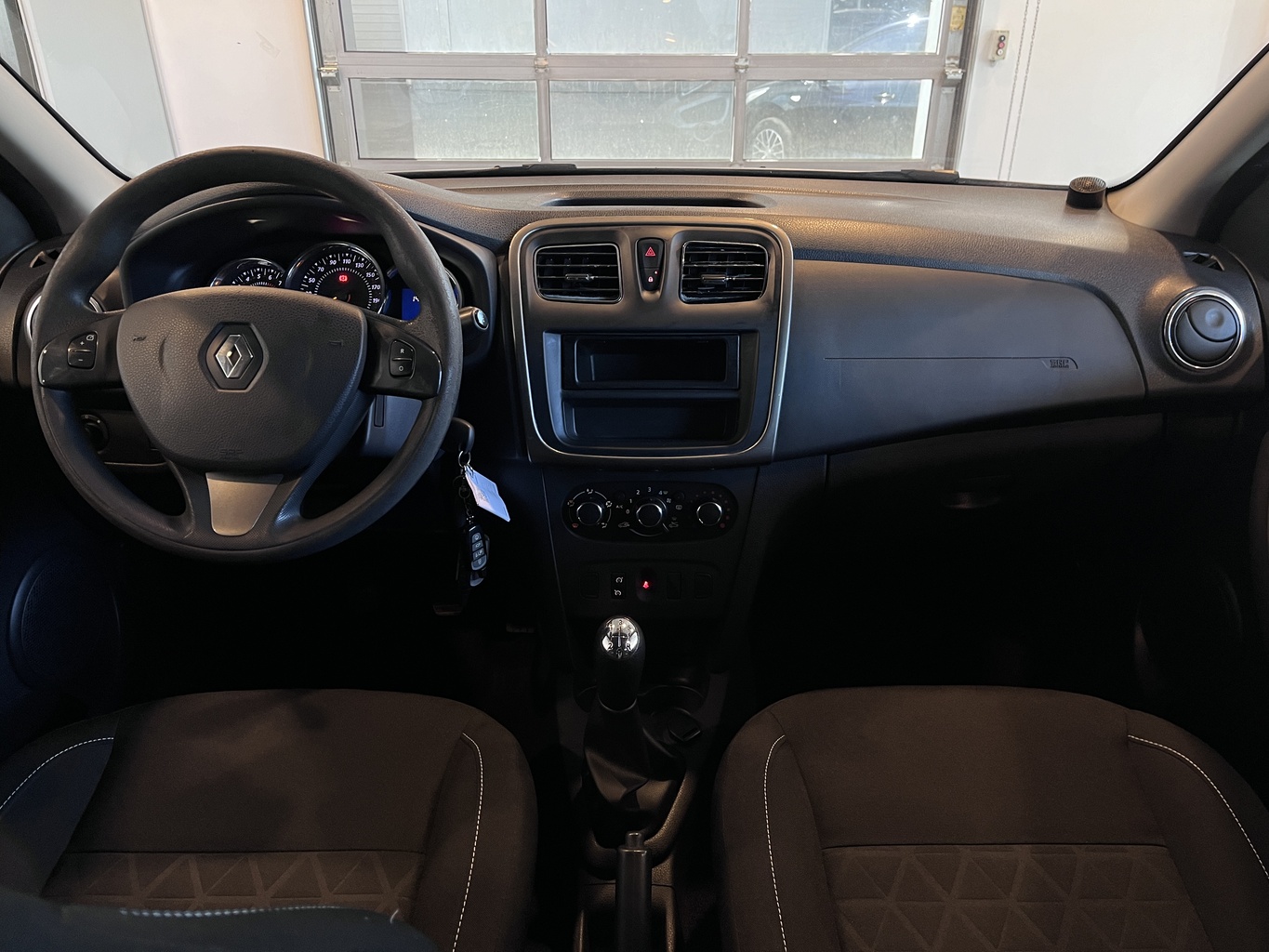 RENAULT SANDERO