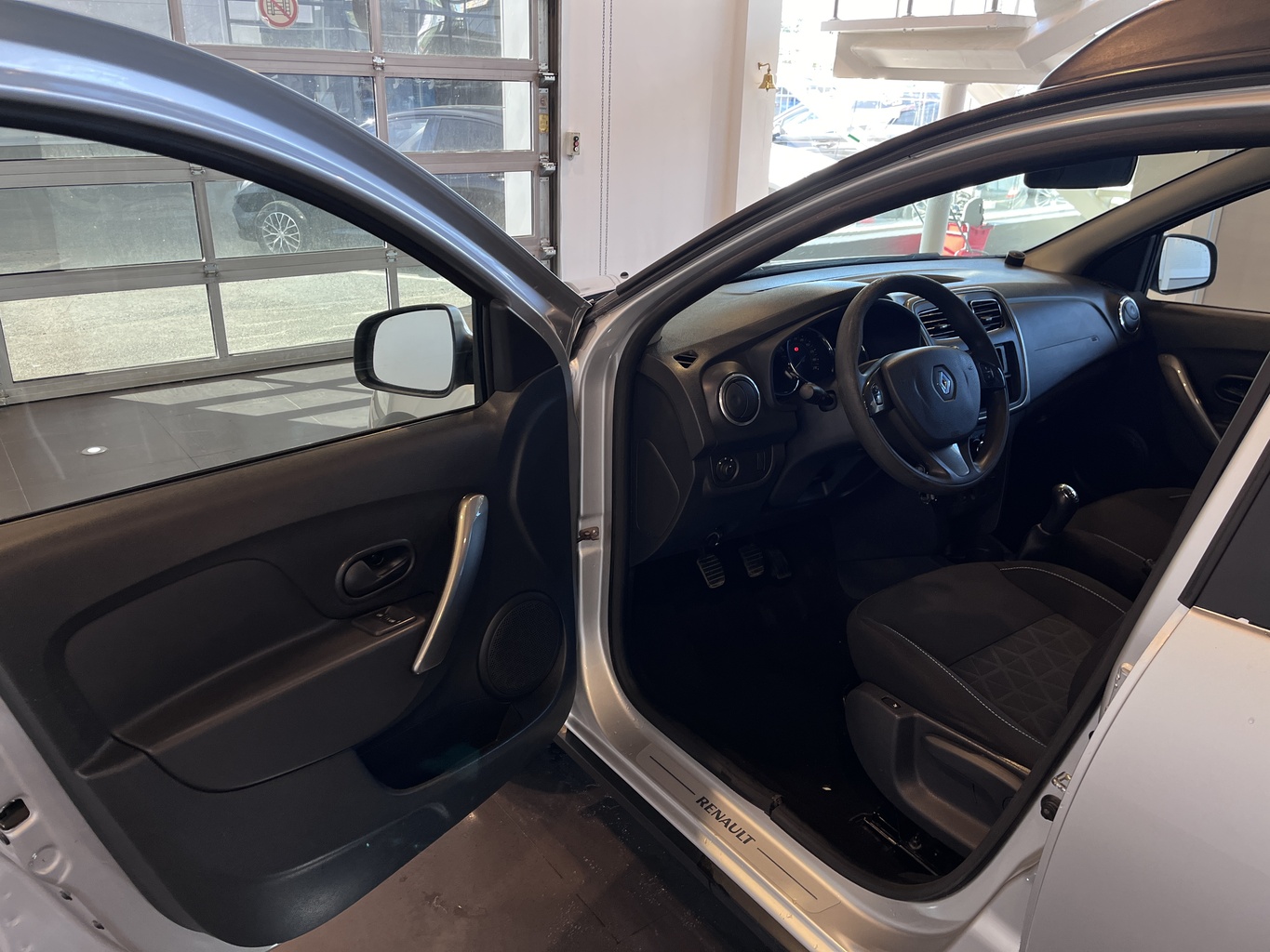 RENAULT SANDERO