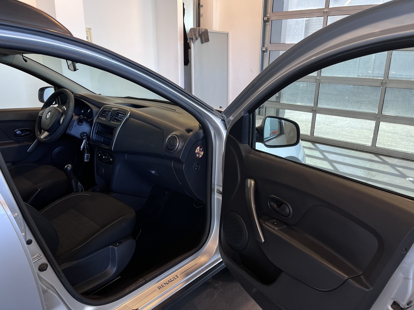 RENAULT SANDERO