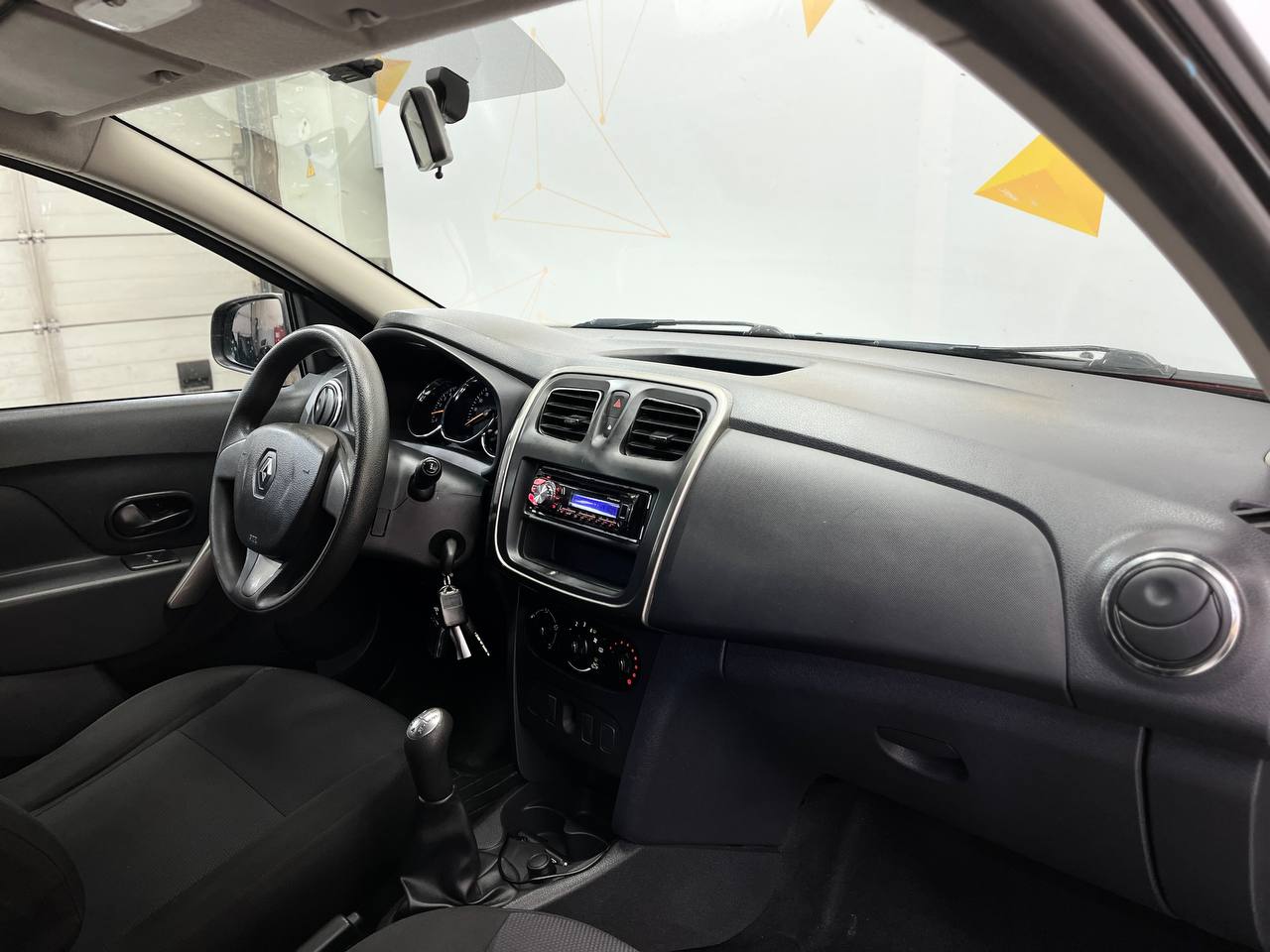 RENAULT LOGAN